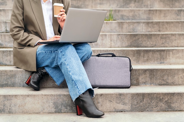 Jak wybrać torbę na laptopa dopasowaną do swoich potrzeb?