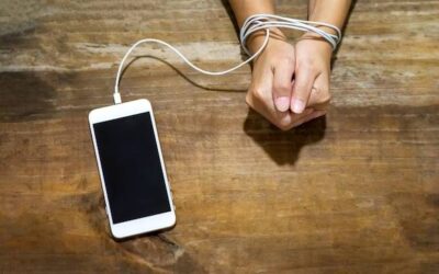 Czy częste ładowanie telefonu szkodzi baterii?