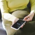 Czy trzeba rozładować baterię w smartfonie przed ładowaniem?