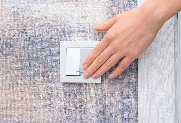 Jak podłączyć ledy z wyłącznikiem w domowych instalacjach?