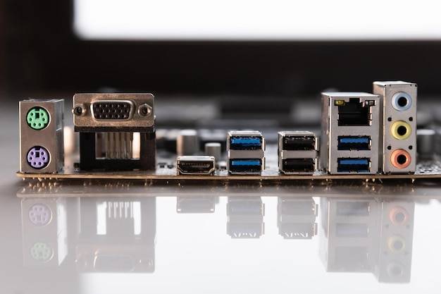 Jak wybrać zasilacz do domowego komputera?