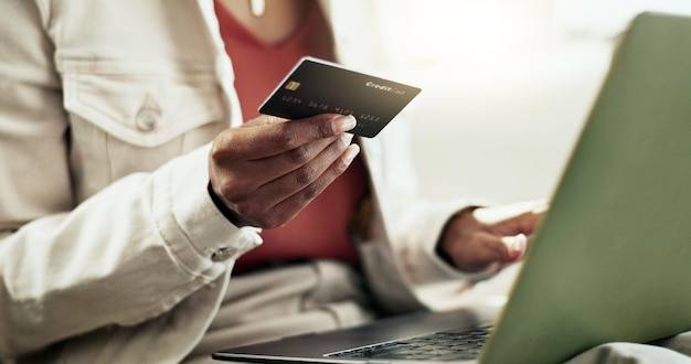 Jaka karta będzie odpowiednia do płatności za granicą?