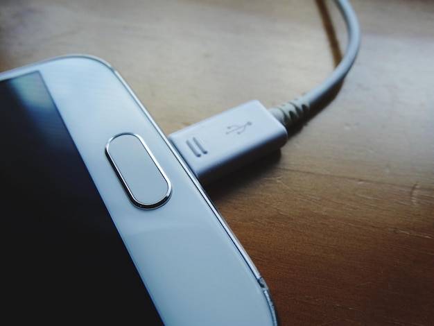 Jaka ładowarka do szybkiego ładowania sprawdzi się w Twoim telefonie?