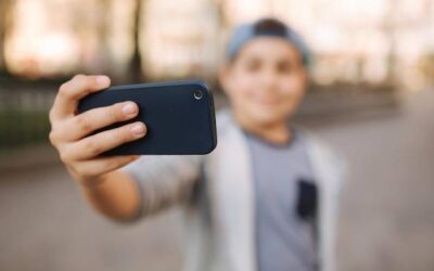 Jaki telefon ma dobry aparat z przodu i na co warto zwrócić uwagę przy wyborze?
