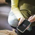 Jak ładować baterię iPhone żeby dłużej działała?