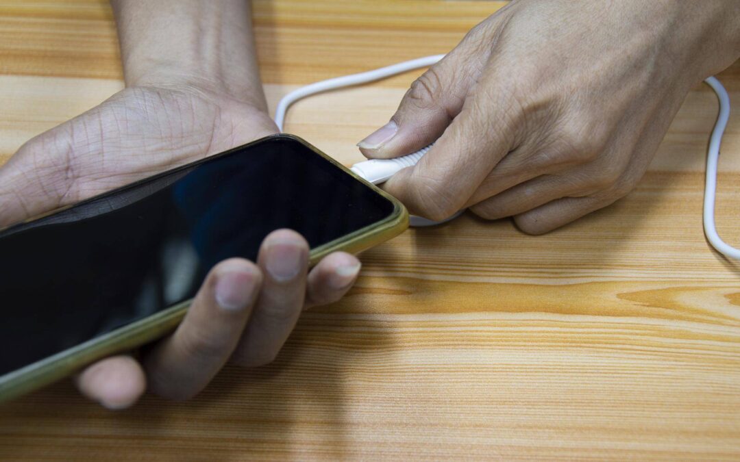 Nowy telefon ładować czy rozładować przed pierwszym użyciem?