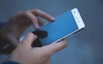 Jak wysuszyć telefon z wody domowymi sposobami?
