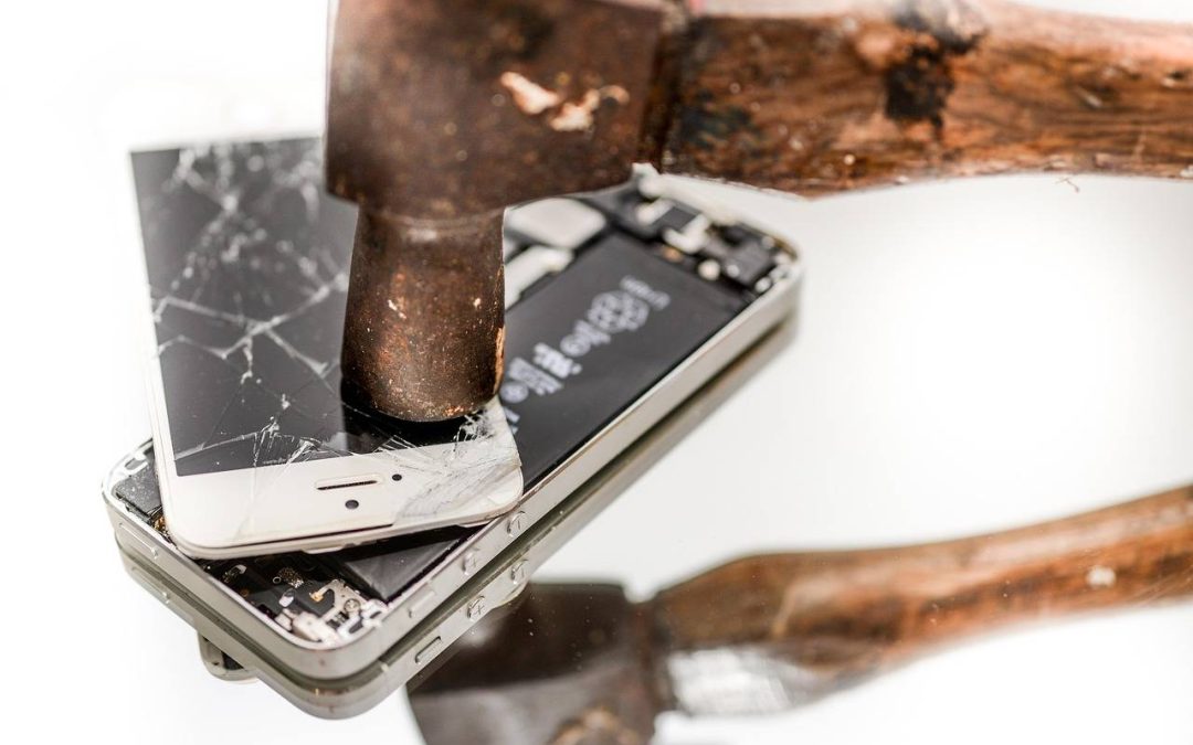 Jak zamaskować pęknięty ekran w telefonie?
