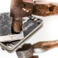 Jak zamaskować pęknięty ekran w telefonie?