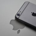 Jaki iPhone do 2000 wybrać na codzienne użytkowanie?